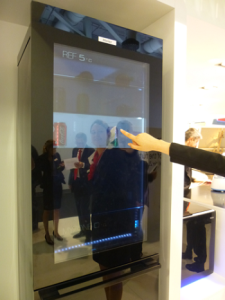 Frigo interactif et transparent Haier